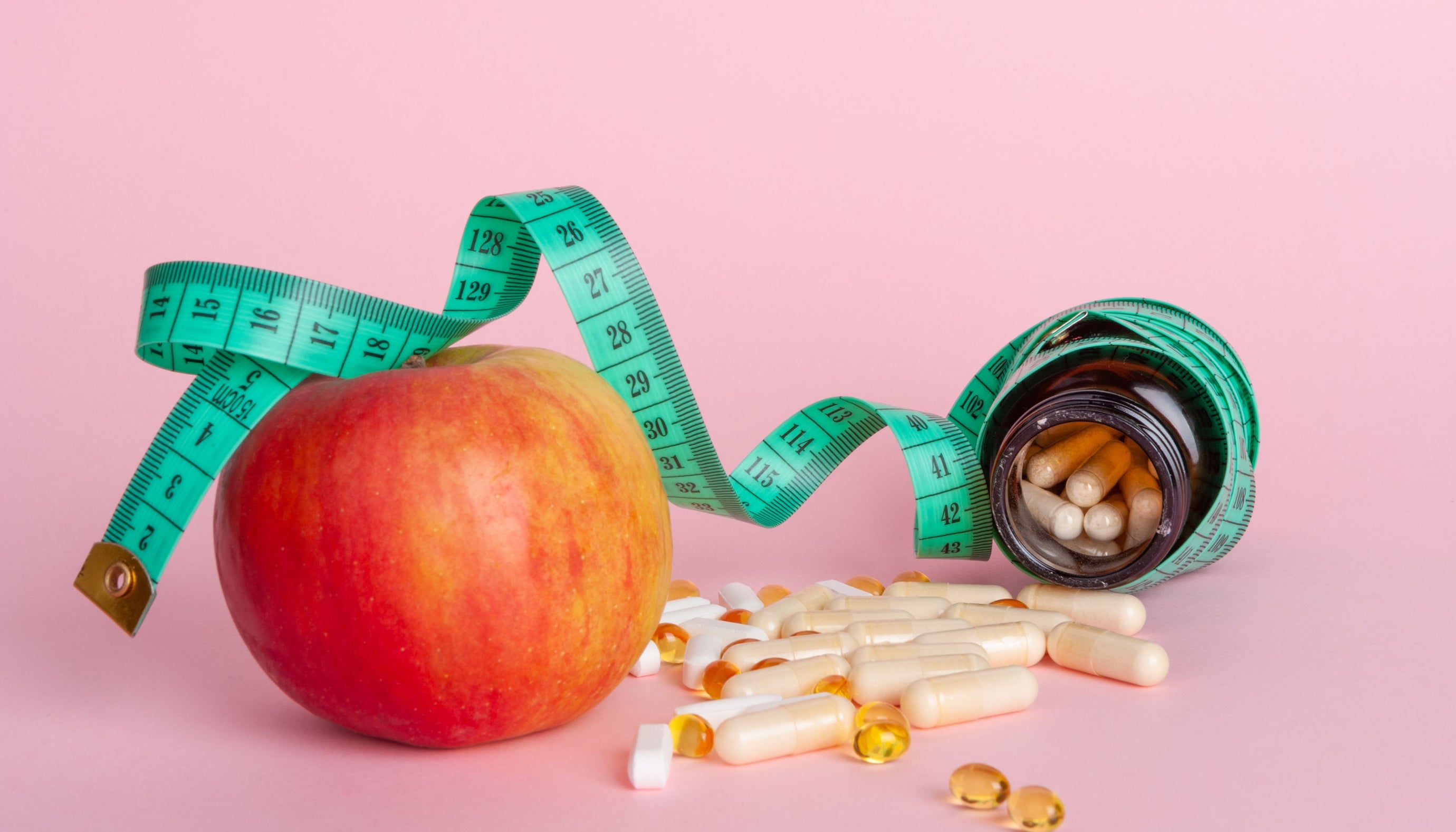 The Role of Natural Ingredients in Weight Loss Supplements: A Guide for Health-Conscious Individuals