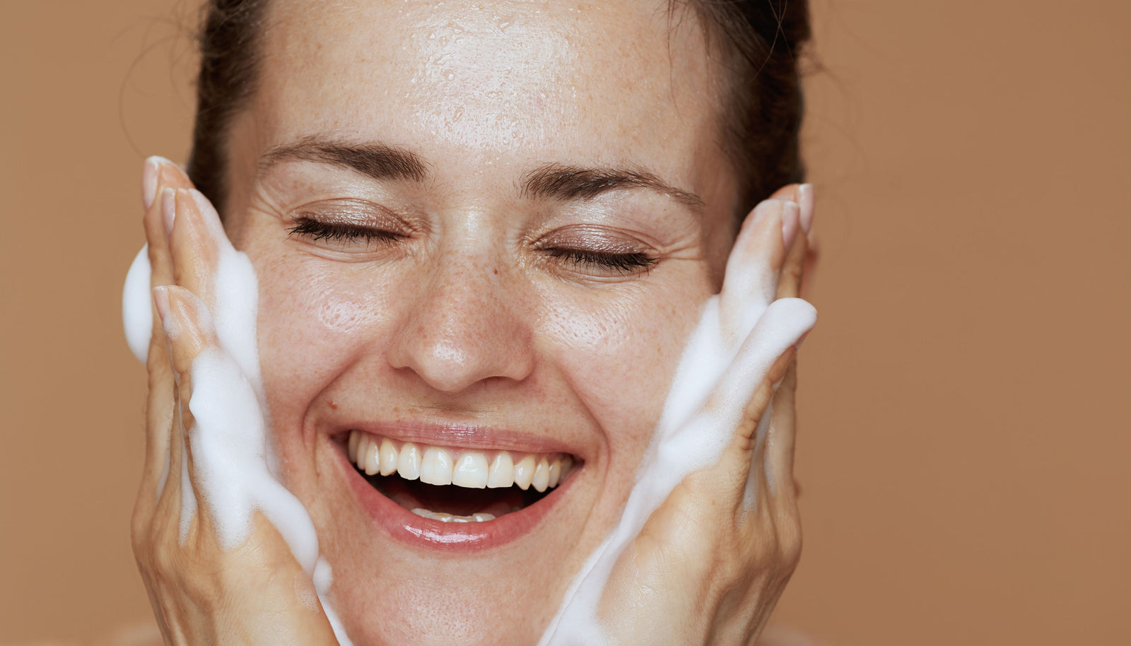 Simplifying Skincare: Easy Face Cleansers for Beginners