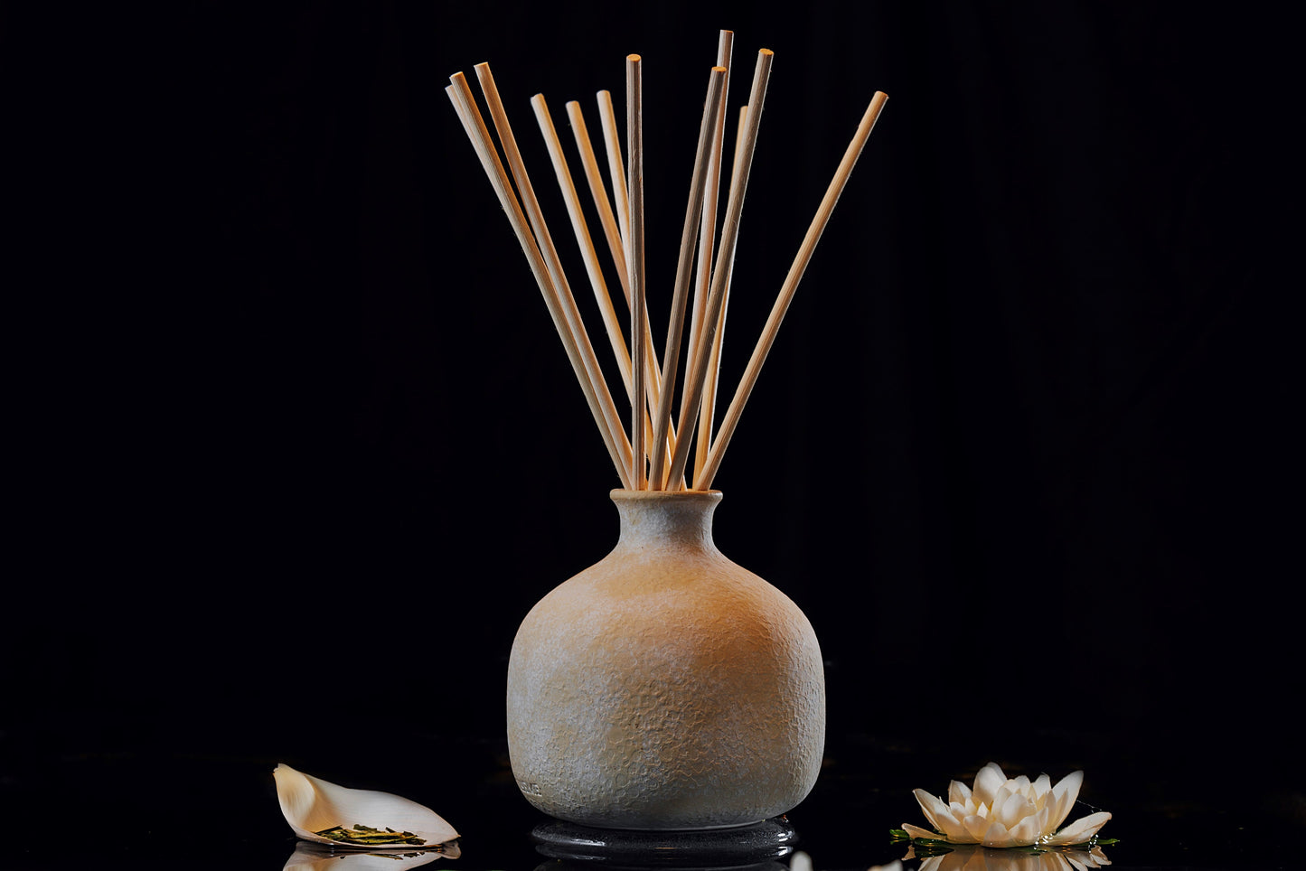 Balance - Ceramic Refillable Diffuser - White Lotus & Tea