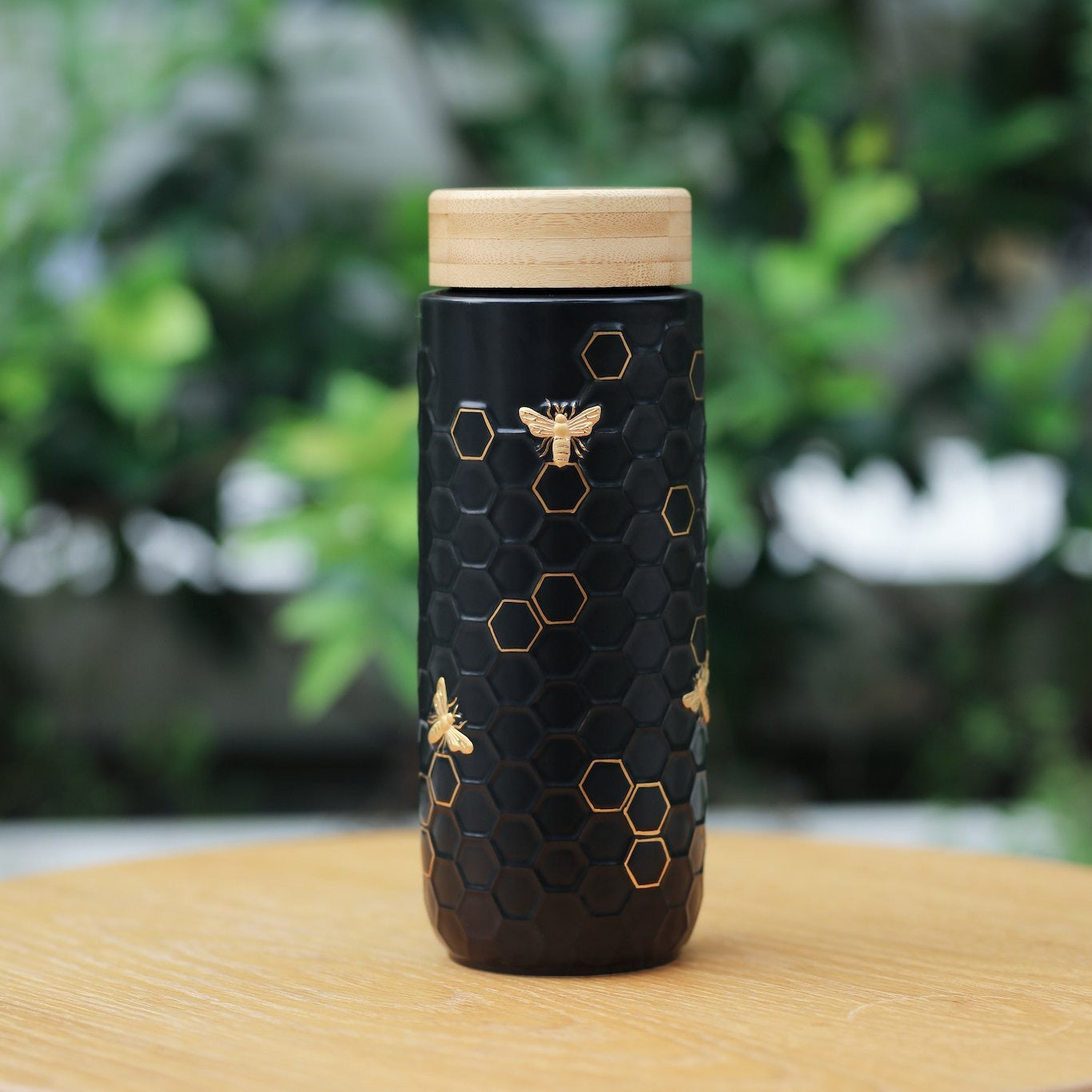 Honey Bee Travel Mug / Gold 16 oz by ACERA LIVEN