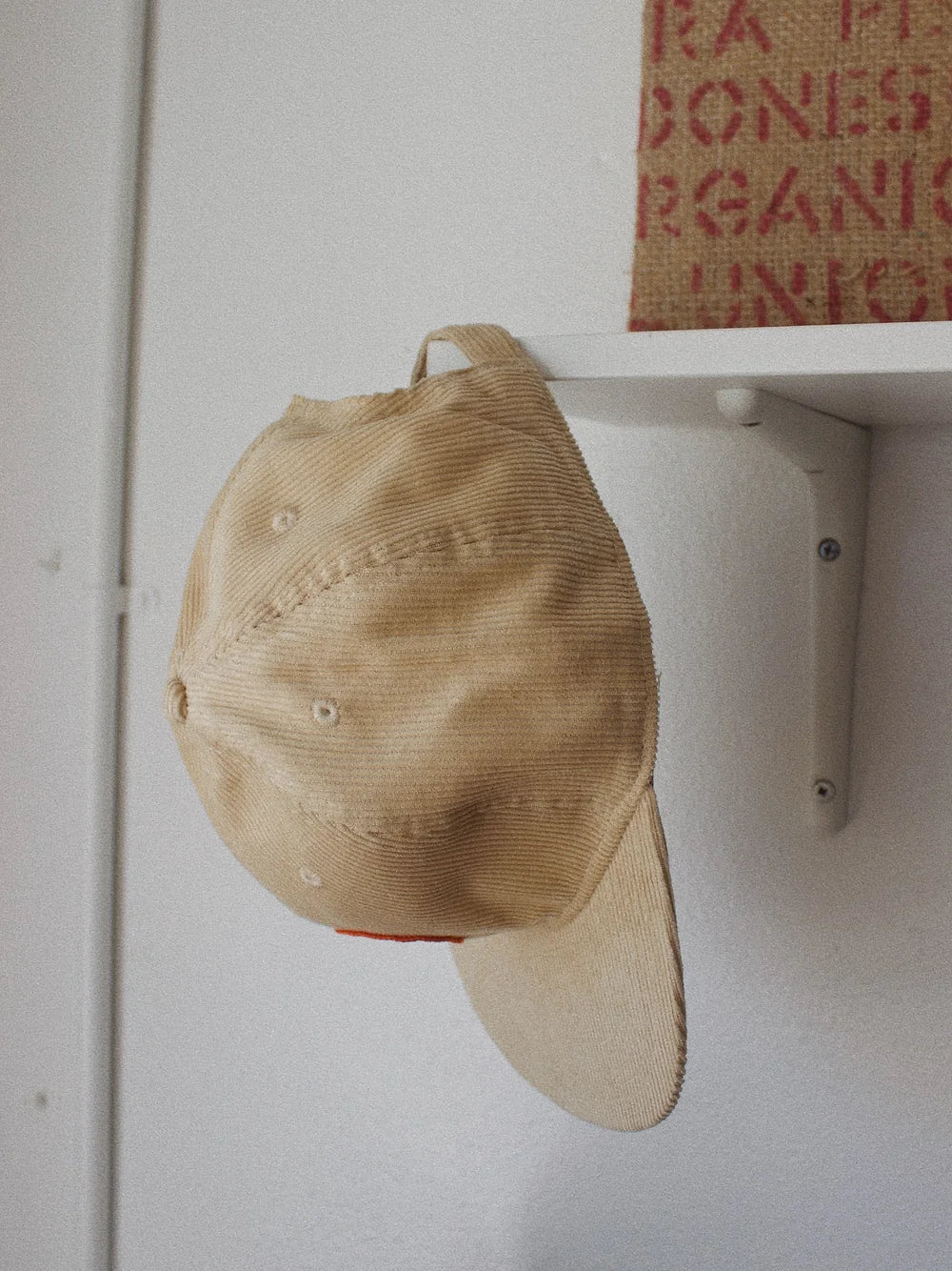 SAND CORDUROY SMILE HAT