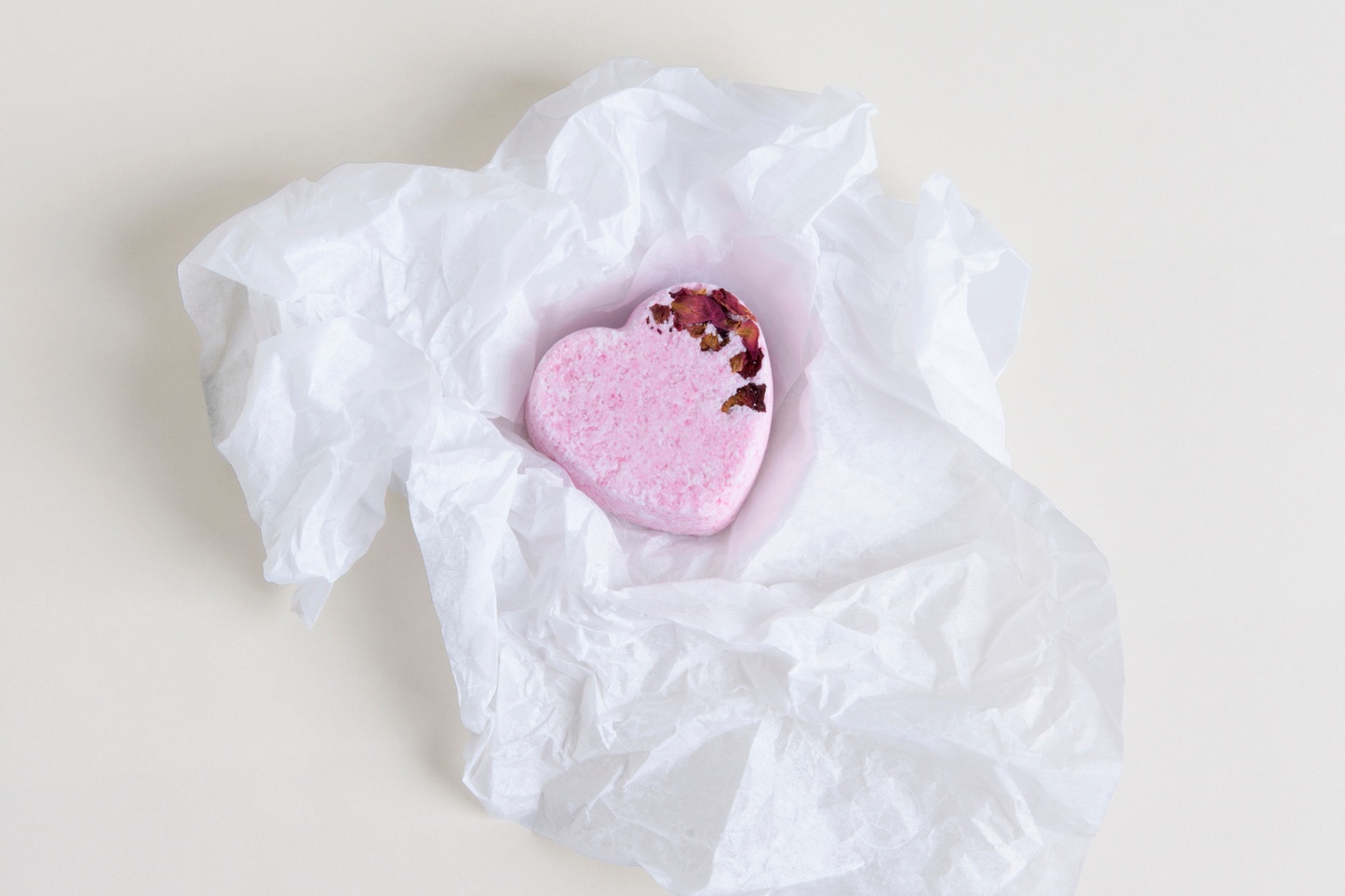 SUNE exclusive - Heart Shaped Shower Steamers Gift Box, Set of 4 Shower Steamers Package