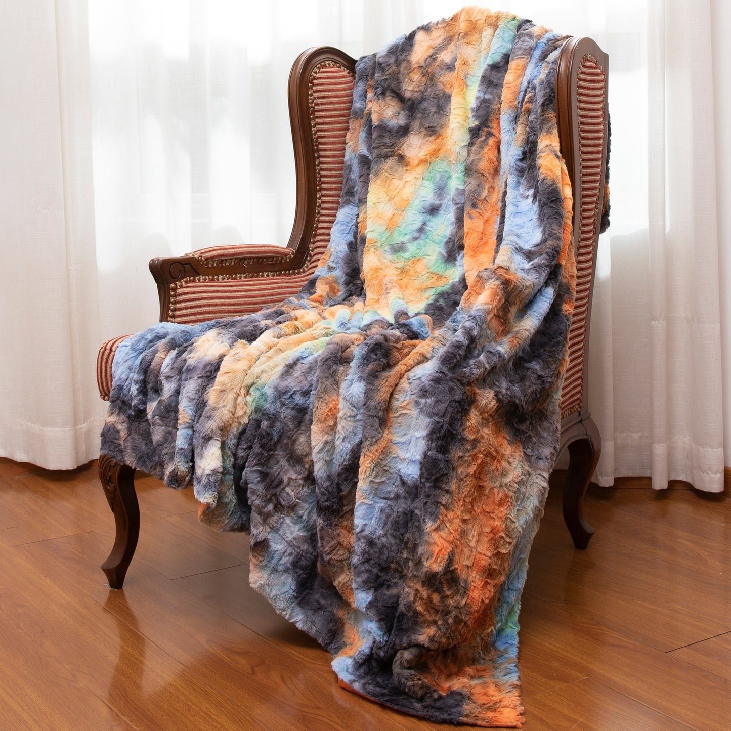 Cheer Collection Faux Fur Throw Blanket for Couch, Beds, Bedroom and Living Room