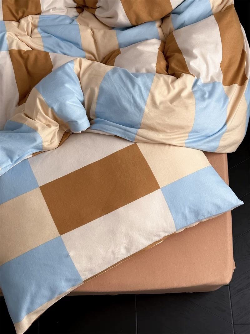 Dopamine Checker Duvet Set With Pillowcases & Fitted Sheet