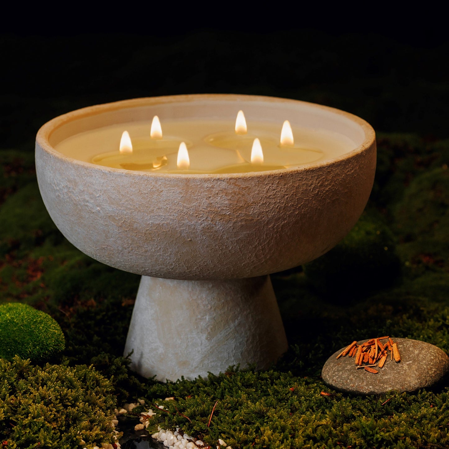 Romance - Ceramic Refillable Candle - Oakmoss & Sandalwood