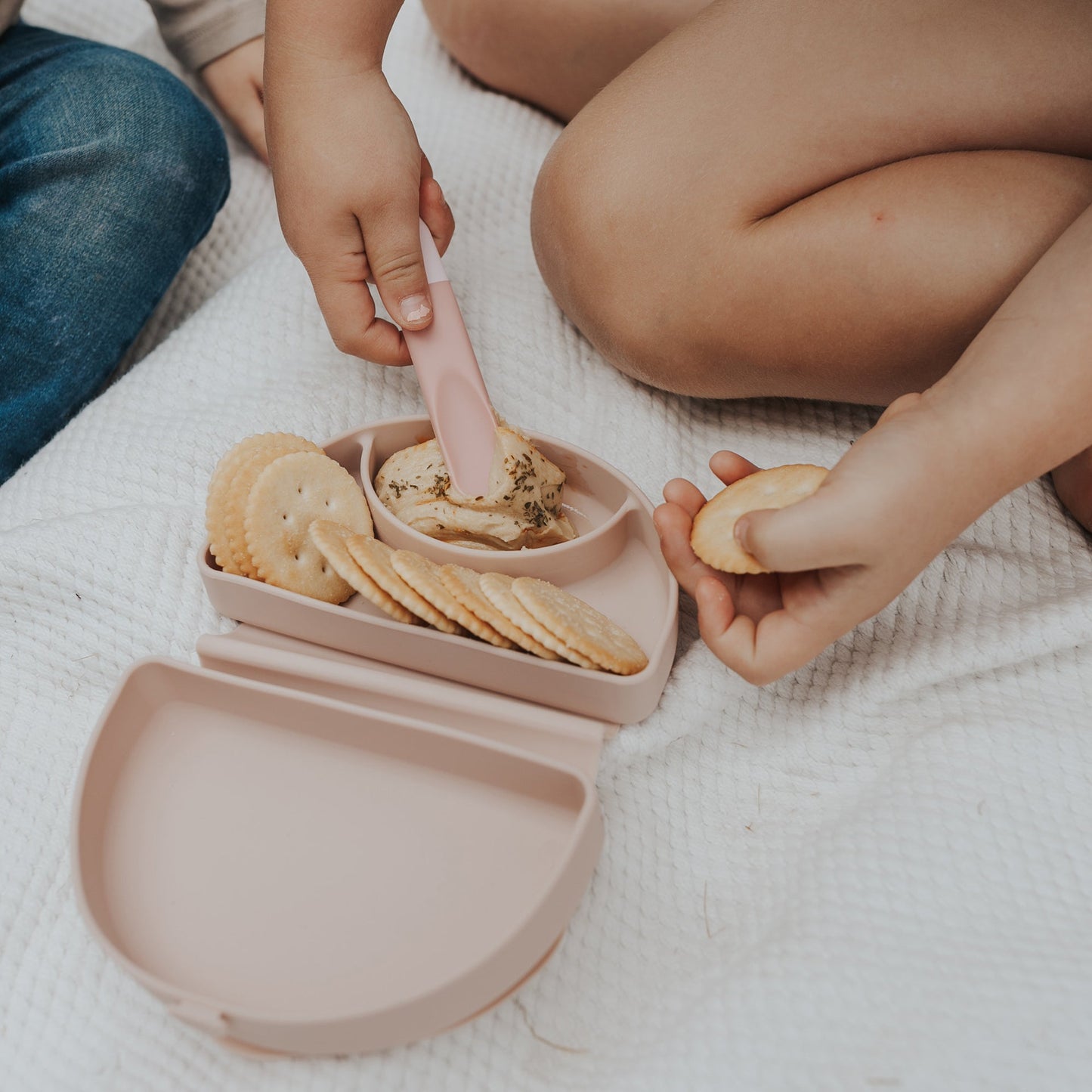 Silifold: Compact Children's Portable Plate - Pink Salt by Miniware