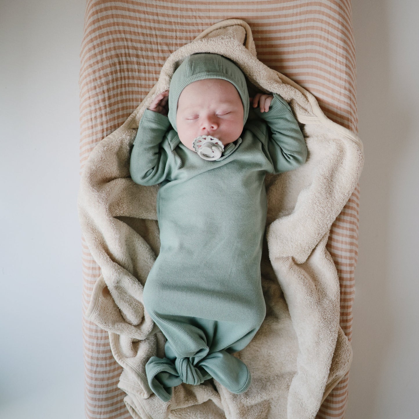 Ribbed Knotted Baby Gown + Beanie