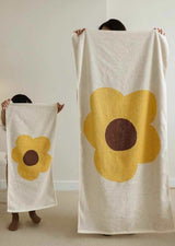 Cute Whimsical Sunflower Bath Towel - Ultra Soft & Absorbent Staple Cotton