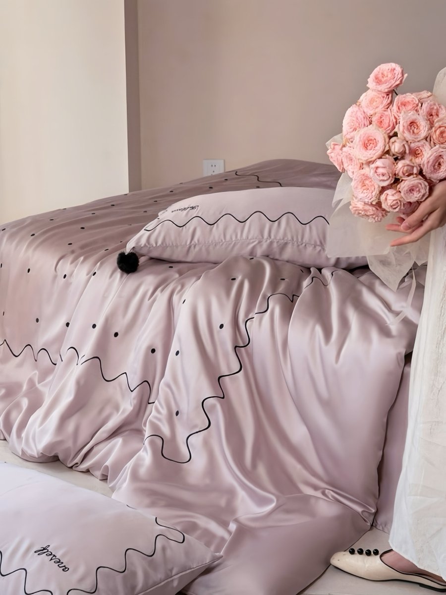 Elegant Polka Dot Silky Smooth Tencel Lyocell Queen Size Duvet Cover Set