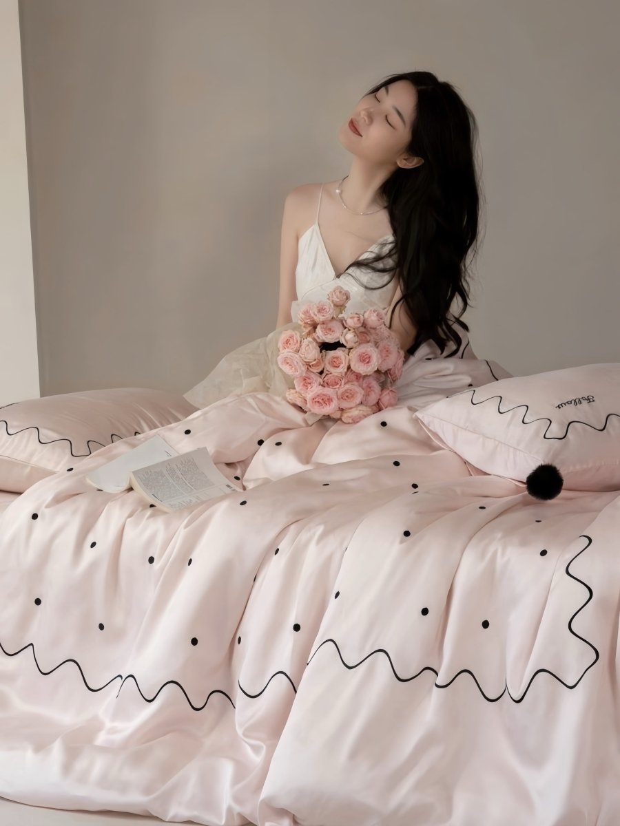 Elegant Retro Polka Dot Silky Tencel Lyocell Queen Size Duvet Cover Set