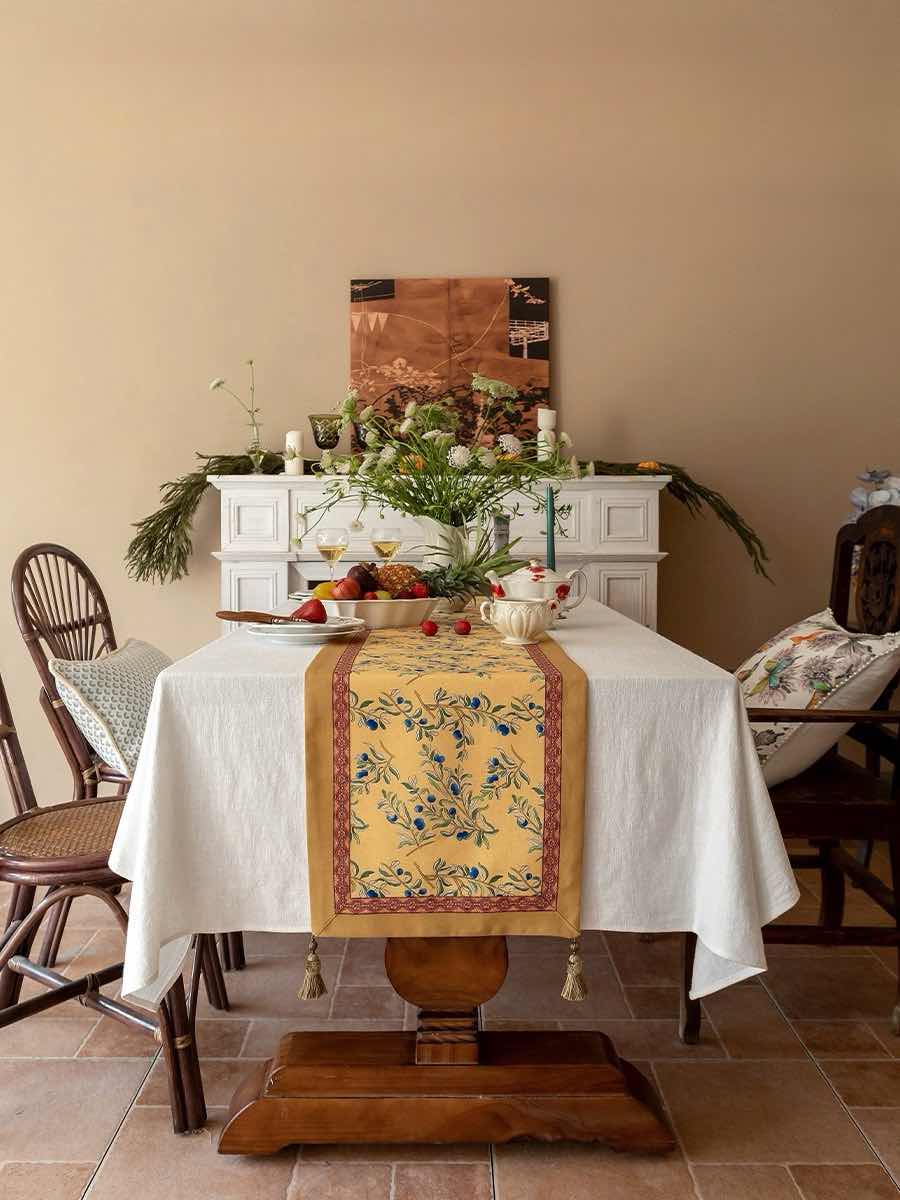 Italian Floral Decorative Table Runner for Elegant Table Setting