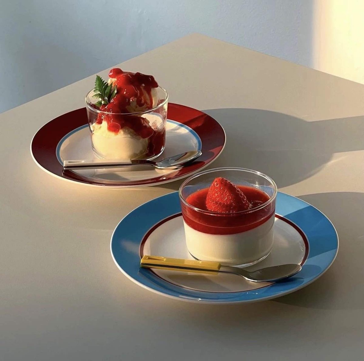 Retro Ceramic Salad Dessert Plate Set of 4 Pcs