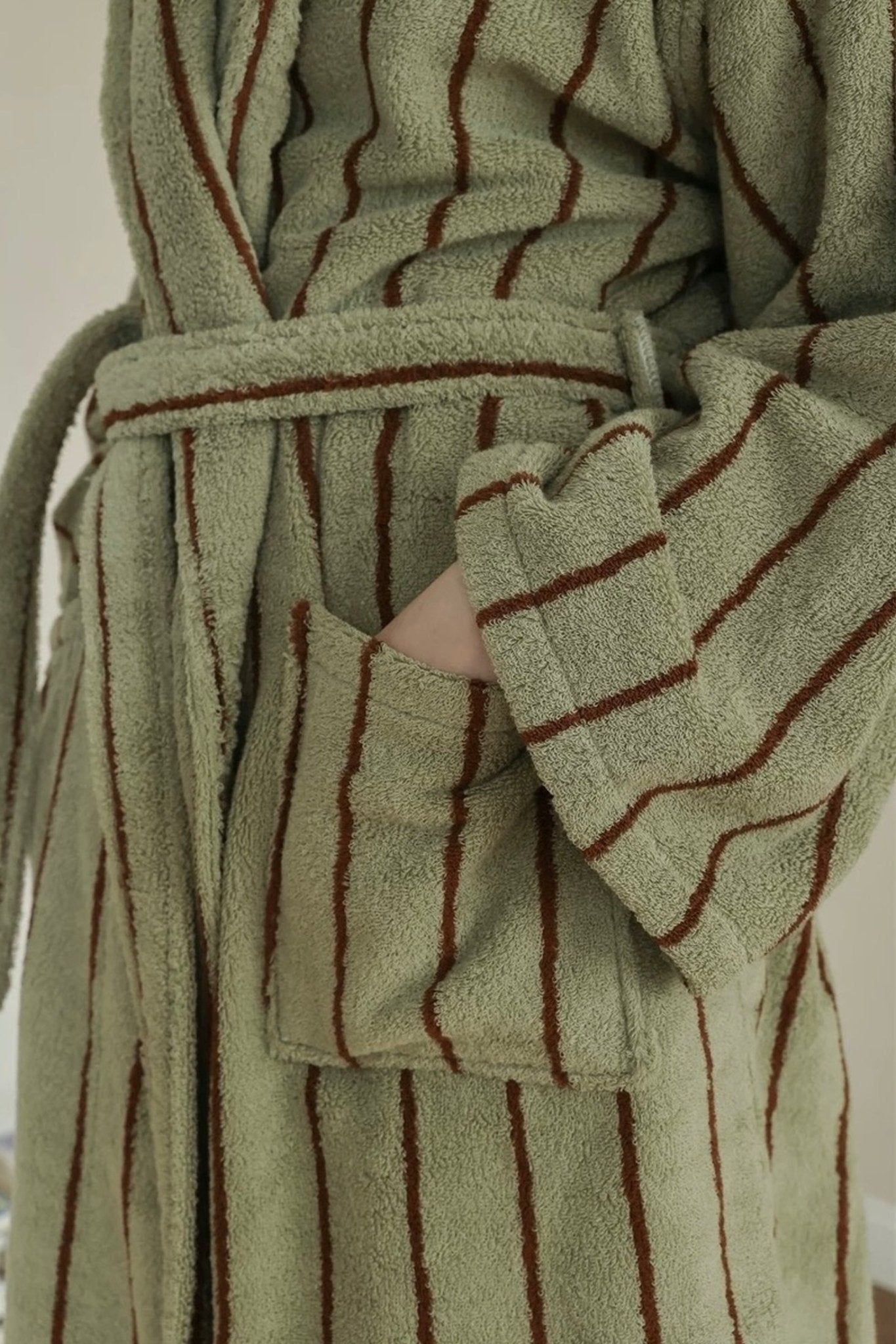 Retro Earthy Pinstripe Cotton Robe - 460 GSM Soft Absorbent Robe for Slow Living
