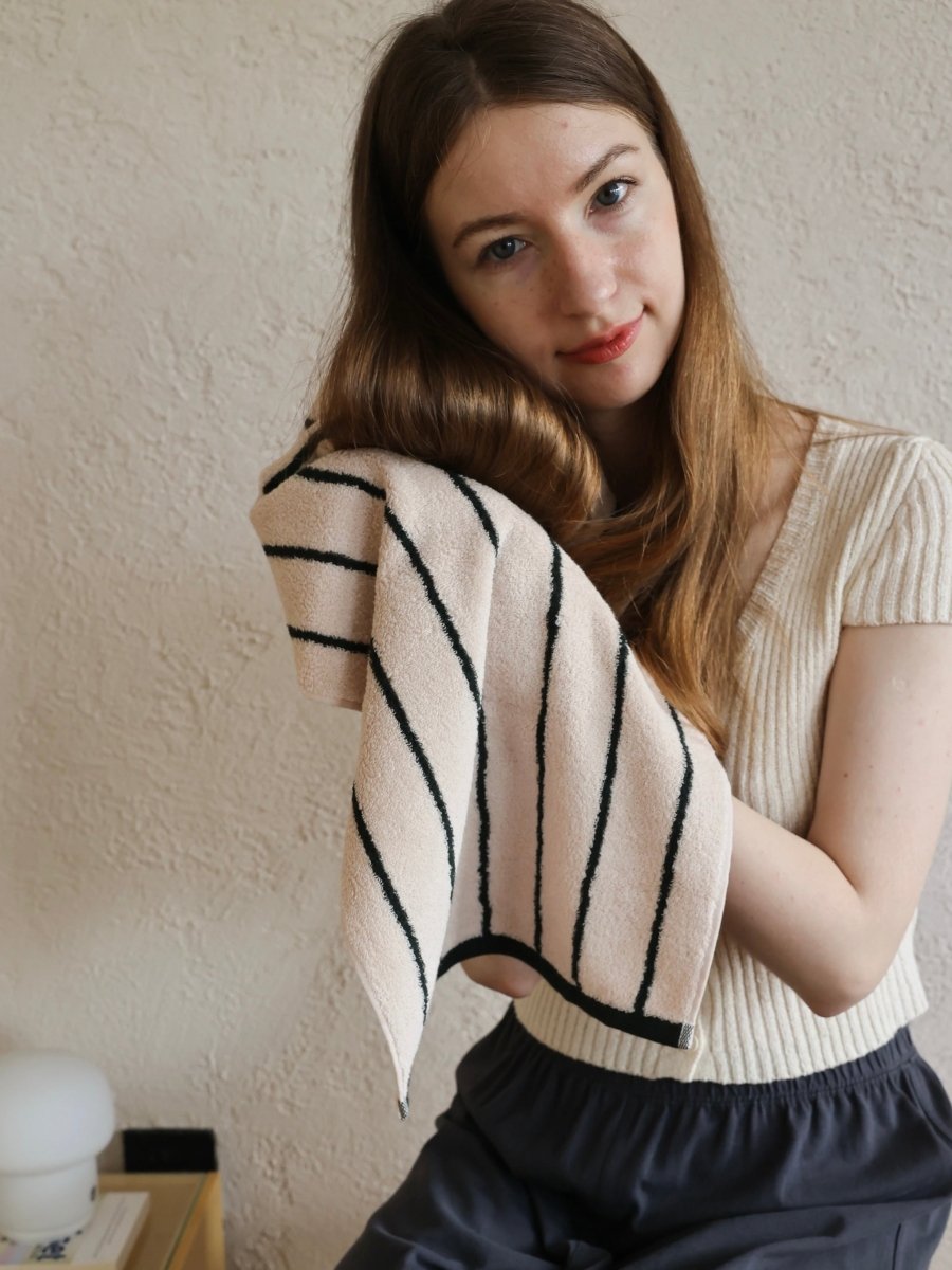 Retro Earthy-tone Pinstripe Bath Towel — 100% Long-Staple Cotton, Soft, Plush & Absorbent