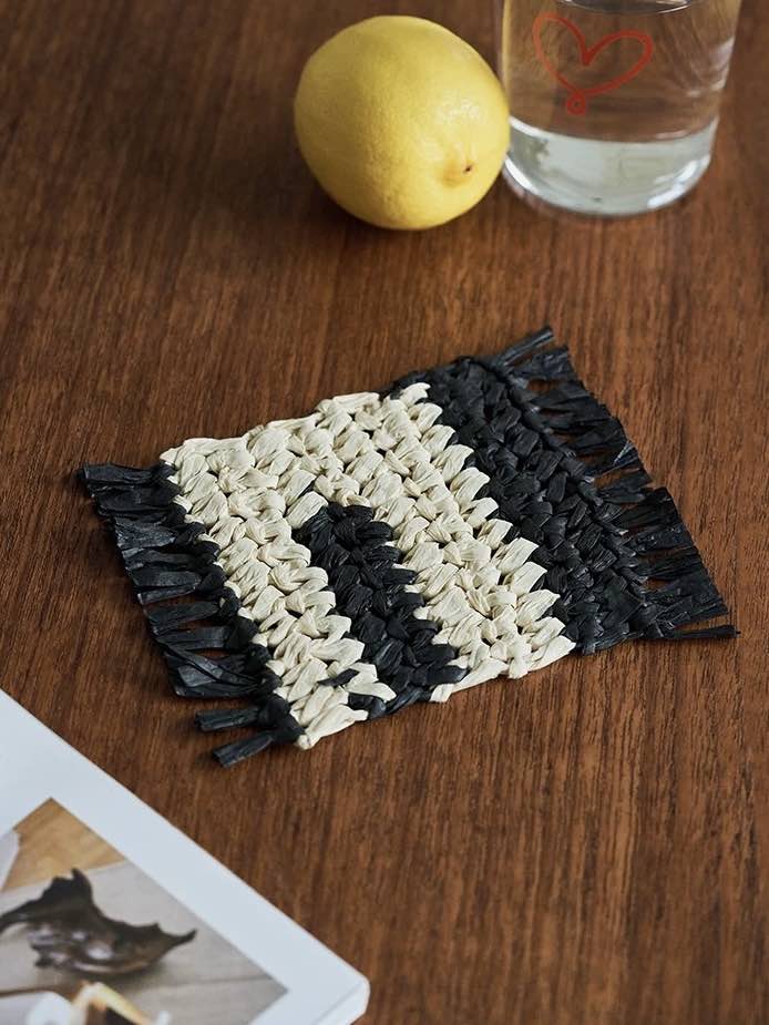 Handmade Retro Nordic Woven Reed Placemat Set of 4 Pcs for Elegant Table Setting