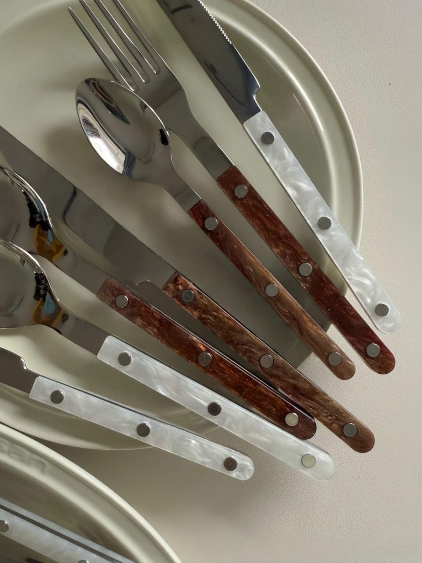 Set Of 10 Pcs Modern Nebula Cutlery, Bistrot Style Rivet Flatware Set