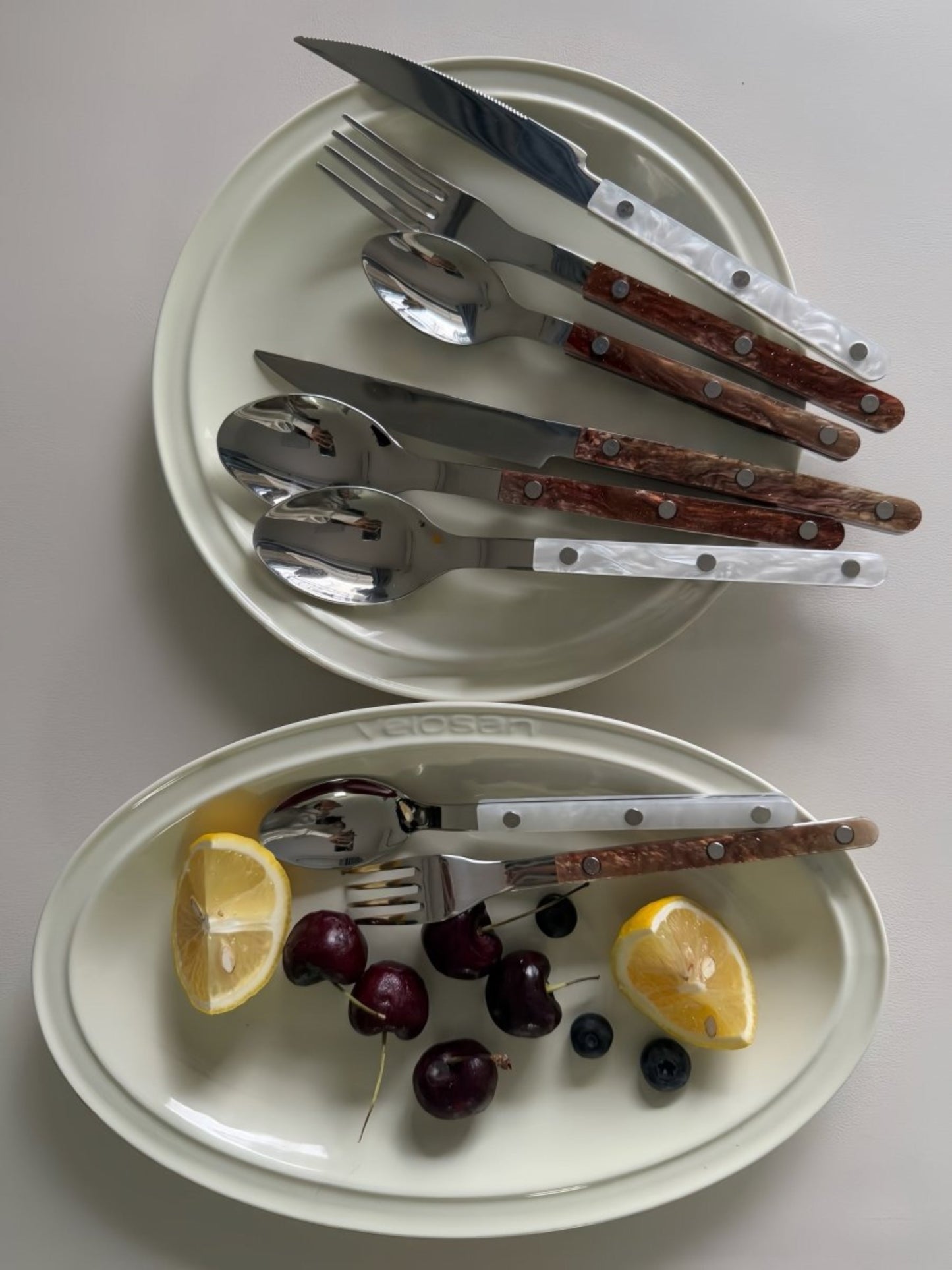 Set Of 10 Pcs Modern Nebula Cutlery, Bistrot Style Rivet Flatware Set