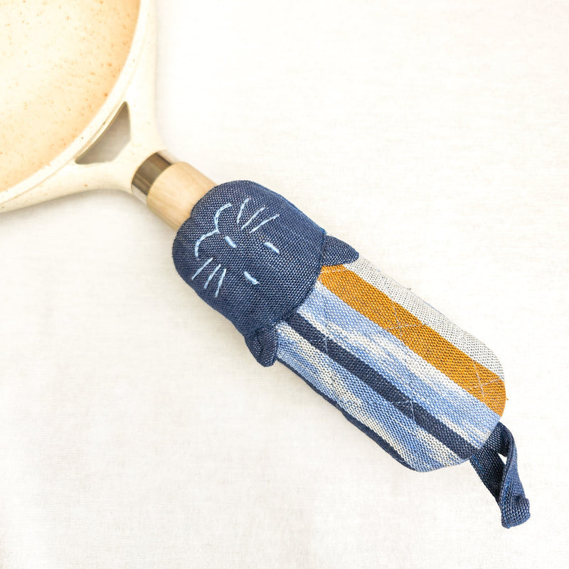Cat Skillet Handle Holder by Upavim Crafts